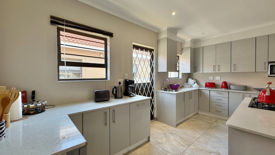 4 Bedroom Property for Sale in Fairview Golf Estate Western Cape